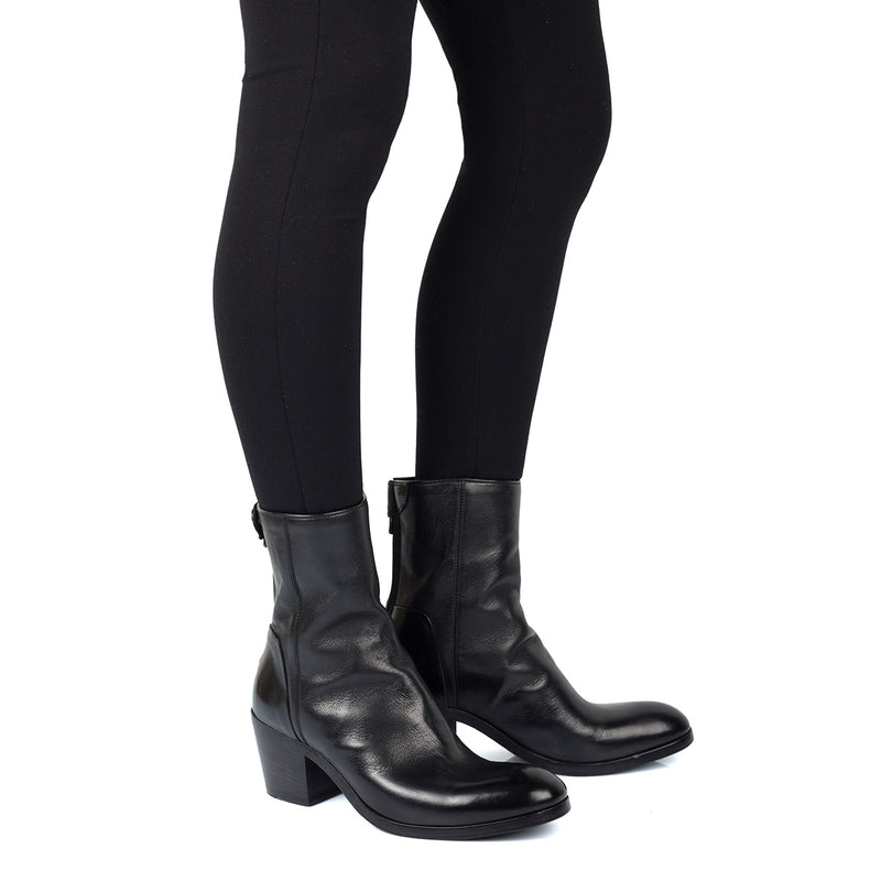 ISABEL 31019<br>Black Ankle Boots