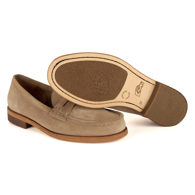 JANET 98001<br>Biscuit suede loafers