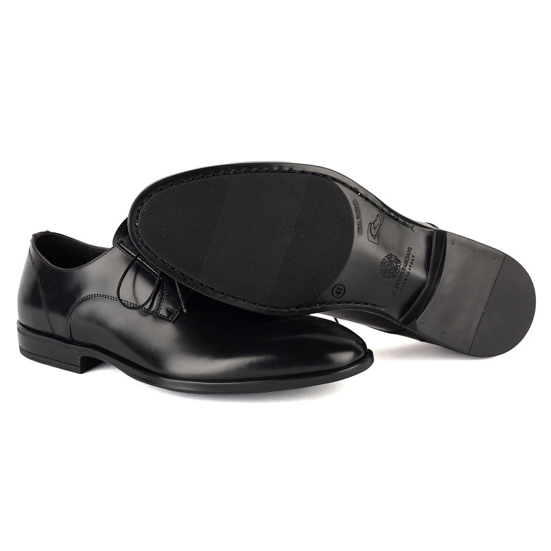 ESSENTIAL KRIS 96008<br> Black derby shoes